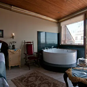 blue-tuana-suite.istanbul-turkeyhotels.com/