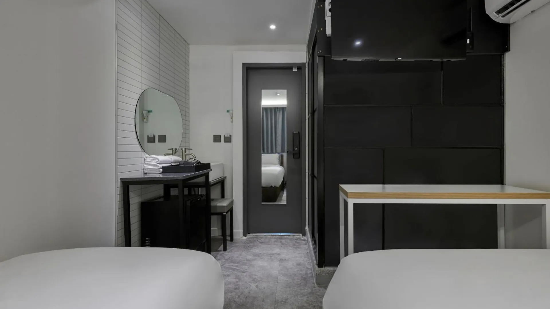Eight Rest Hostel Myeongdong Seoul